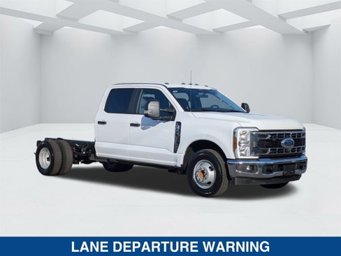 New 2025 Ford F350 XL w/ XL Chrome Package image 2