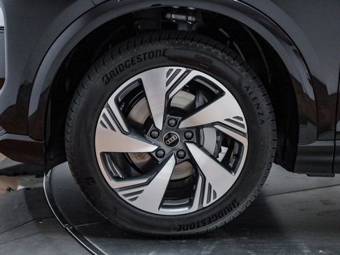 New 2025 Audi Q6 e-tron Premium Plus image 13