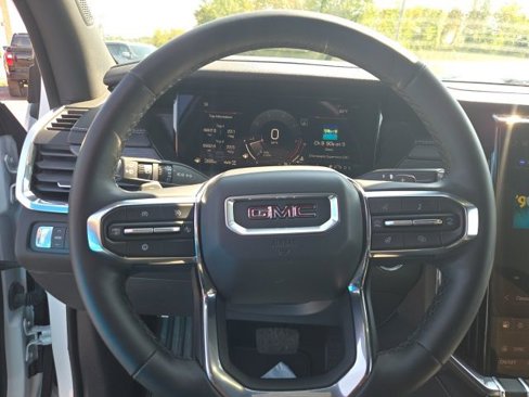 Used 2025 GMC Acadia Elevation image 15