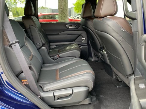 New 2025 Nissan Armada SL w/ Captain's Chari Seat Package image 34
