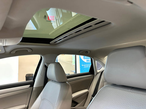 Used 2019 Volkswagen Passat Wolfsburg Edition image 18