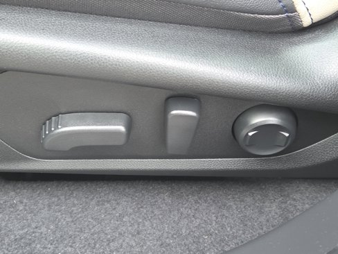 Certified 2025 Subaru Forester Limited image 17