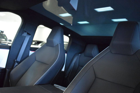 Used 2024 Tesla Cybertruck AWD Crew Cab image 36
