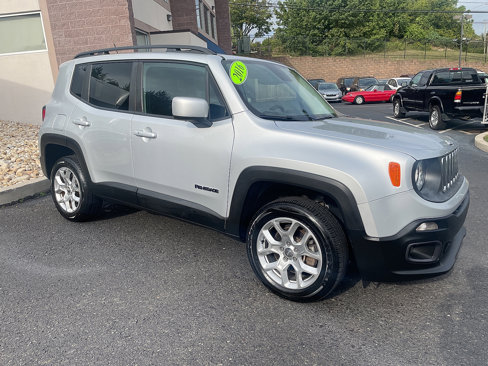 Used 2016 Jeep Renegade Latitude image 11