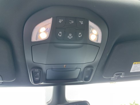 Used 2023 Chrysler Pacifica Limited w/ S Appearance Package image 18