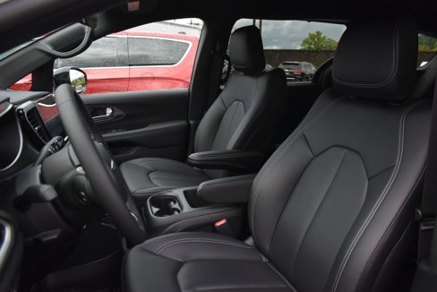 New 2026 Chrysler Voyager LX image 15