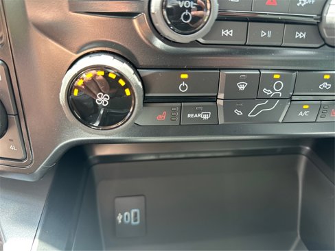 New 2025 Ford F350 XLT w/ Black Appearance Package image 28