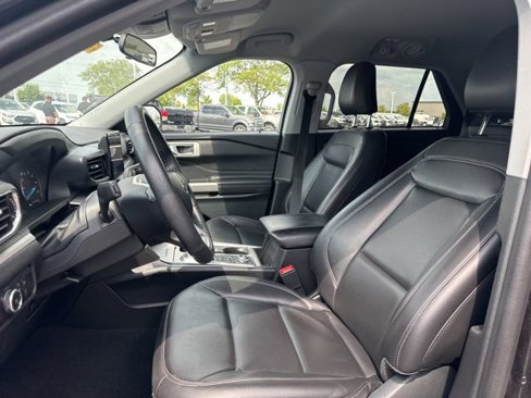 Certified 2023 Ford Explorer XLT w/ Equipment Group 202A image 27