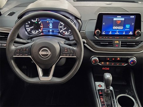 Used 2024 Nissan Altima 2.5 SV image 27