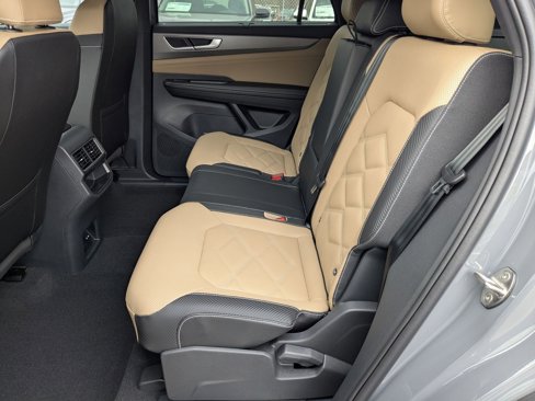 New 2025 Volkswagen Atlas Cross Sport SE image 28