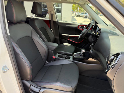 Used 2023 Kia Soul GT-Line image 27