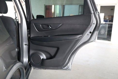 Used 2020 Nissan Rogue S image 15