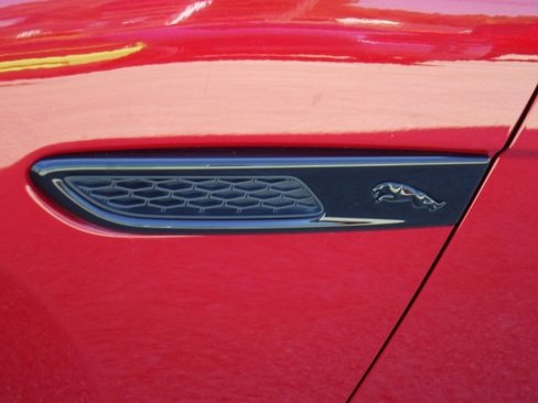 Used 2025 Jaguar F-PACE R-Dynamic S image 5