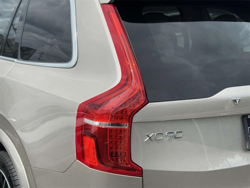 Used 2024 Volvo XC90 B6 Plus w/ Protection Package image 8