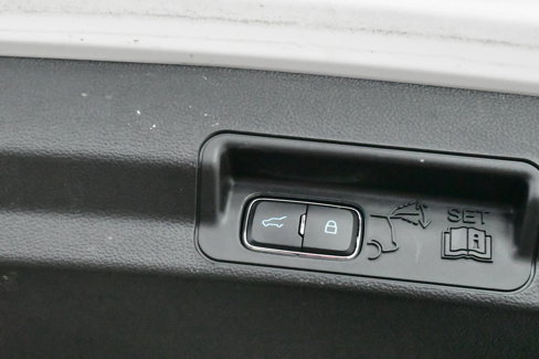 Used 2024 Ford Explorer Limited image 9