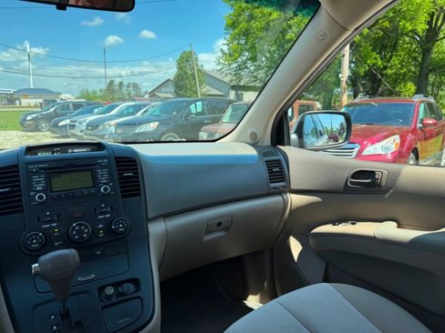 Used 2011 Kia Sedona LX image 11