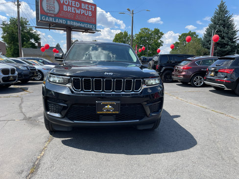 Used 2023 Jeep Grand Cherokee Laredo image 7