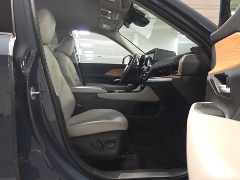 Used 2024 Toyota Grand Highlander Limited image 23
