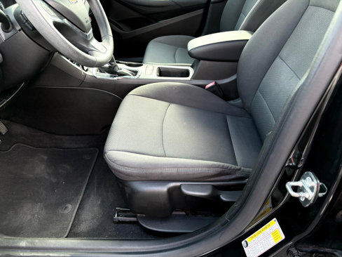 Used 2018 Chevrolet Cruze LT image 35