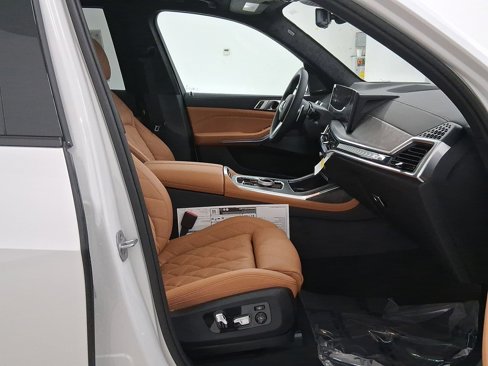 New 2026 BMW X7 xDrive40i w/ M Sport Package image 32