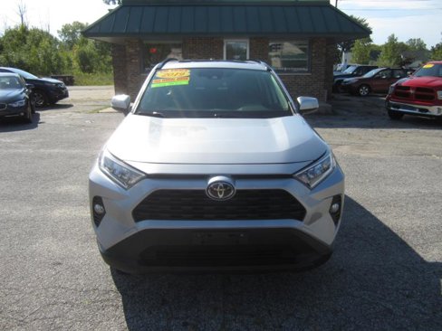 Used 2019 Toyota RAV4 XLE Premium image 3