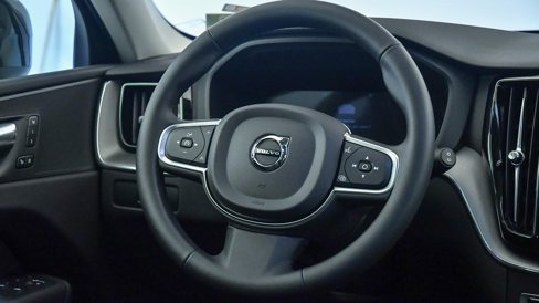 Certified 2025 Volvo XC60 B5 Core w/ Protection Package Premier image 13