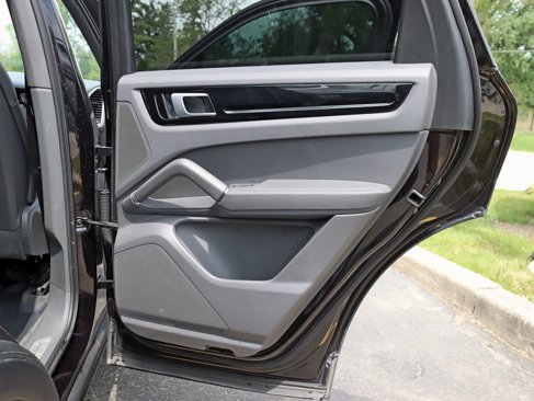 Used 2019 Porsche Cayenne image 32