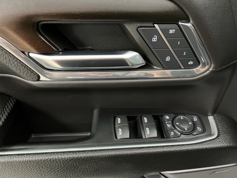 Used 2024 GMC Sierra 3500 Denali w/ Technology Package image 28
