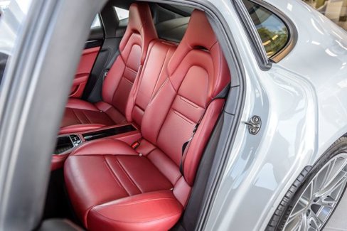 Used 2020 Porsche Panamera image 40