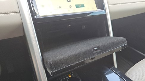 Used 2018 Land Rover Discovery HSE image 38