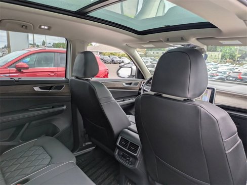New 2025 Volkswagen Atlas SEL Premium R-Line image 34