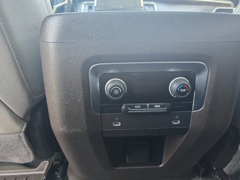 Used 2022 Chevrolet Tahoe Z71 image 14