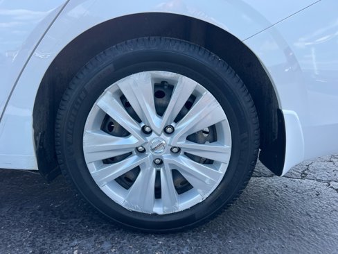 Used 2021 Nissan Sentra S image 33