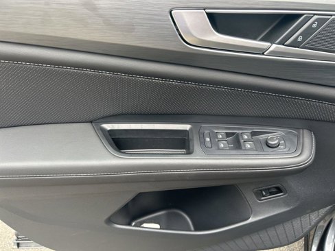 New 2025 Volkswagen Atlas Cross Sport SE image 7