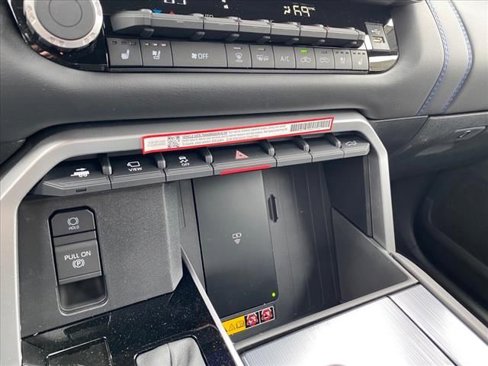 New 2025 Toyota Tundra Platinum image 13