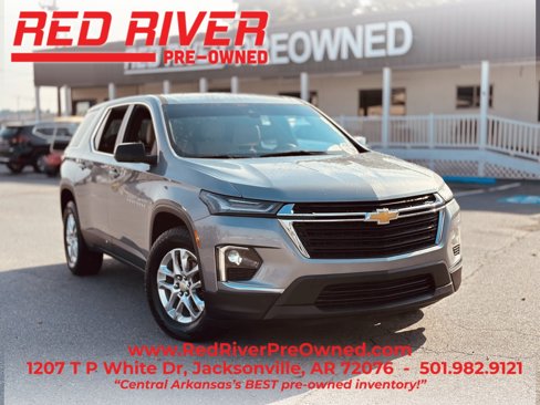 Used 2023 Chevrolet Traverse LS image 1
