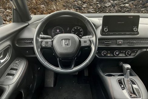 Used 2023 Honda HR-V Sport image 5