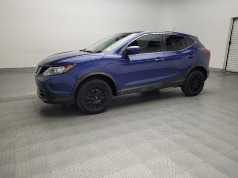Used 2019 Nissan Rogue Sport S image 2