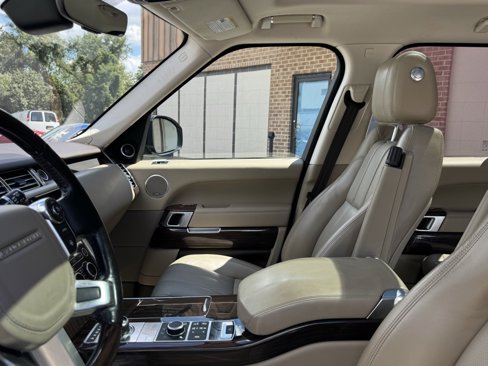 Used 2017 Land Rover Range Rover HSE image 29
