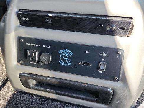 Used 2019 Chevrolet Express 2500 Extended w/ Enhanced Convenience Package image 30