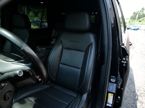Used 2022 GMC Yukon Denali image 16