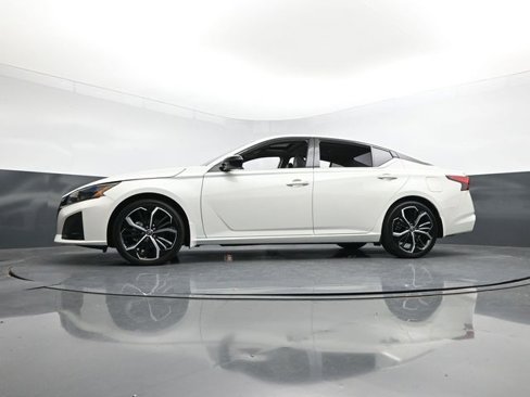 Used 2023 Nissan Altima 2.5 SR image 36