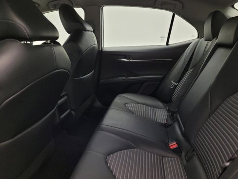 Used 2022 Toyota Camry SE image 18