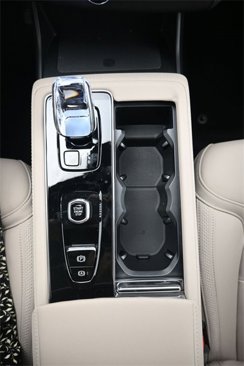 New 2026 Volvo XC90 B6 Plus w/ Protection Package Premier image 11