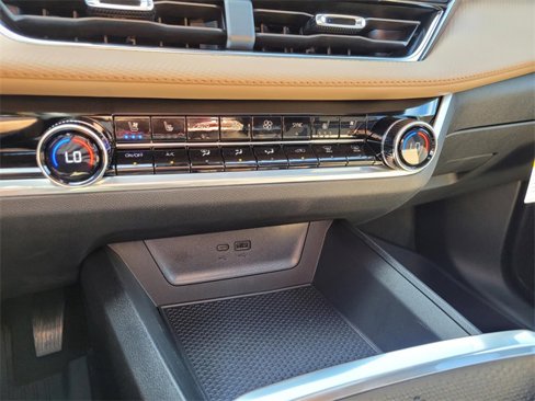 New 2026 Chevrolet Equinox ACTIV w/ Convenience Package III image 16