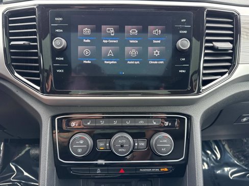 Used 2022 Volkswagen Atlas Cross Sport SE w/ Panoramic Sunroof Package image 6