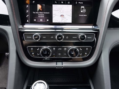 New 2025 Bentley Bentayga image 35