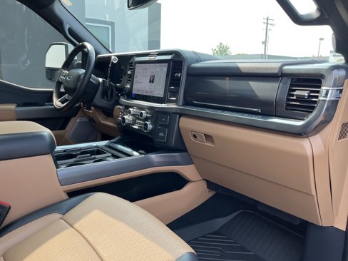Used 2025 Ford F250 Lariat w/ Lariat Ultimate Package image 21