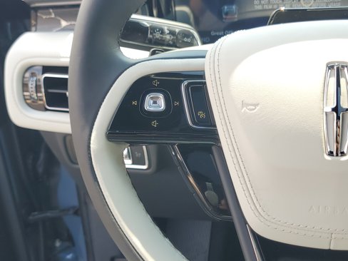 New 2025 Lincoln Aviator Black Label w/ Jet Appearance Package image 17