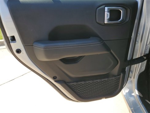 Used 2023 Jeep Wrangler Unlimited Sahara image 30
